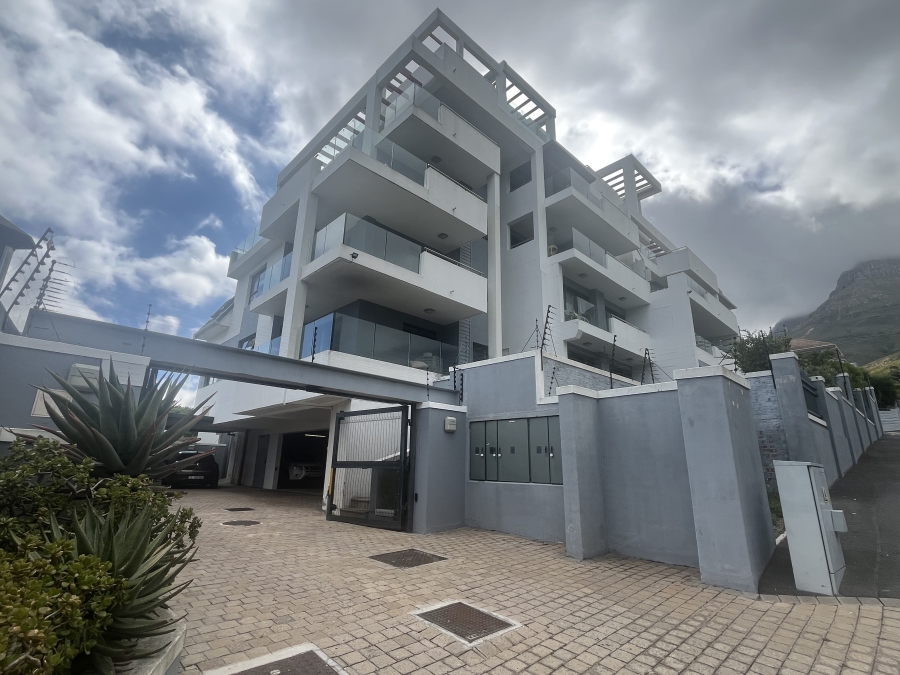 2 Bedroom Property for Sale in Vredehoek Western Cape